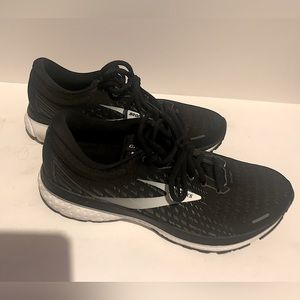 Brooks Ghost Running Sneakers Black White 10.5 Wide